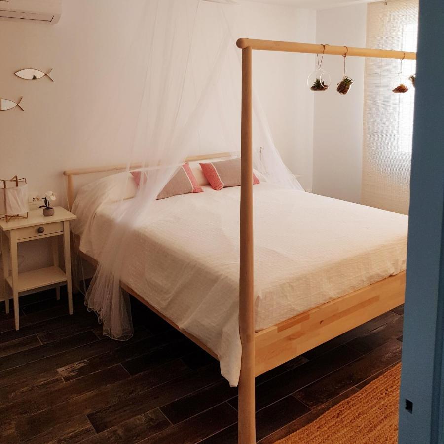 Ideal Parelles Aptm Amb Encant Estil Mediterrani I Tranquil A Llança Kültér fotó